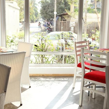 The Frangipani Living Arts Hotel And Spa Phnom Penh Esterno foto