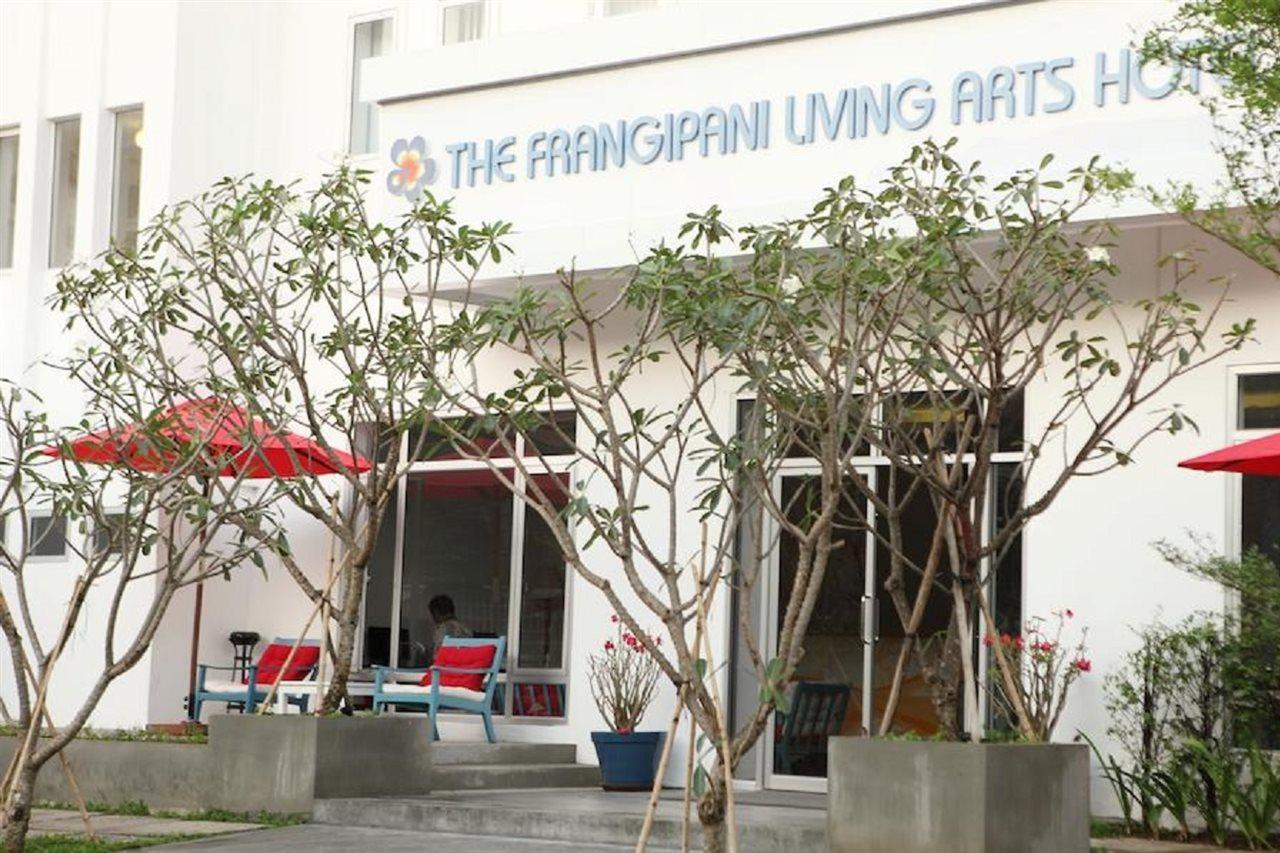 The Frangipani Living Arts Hotel And Spa Phnom Penh Esterno foto
