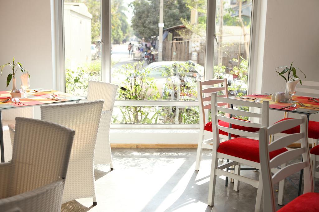 The Frangipani Living Arts Hotel And Spa Phnom Penh Esterno foto