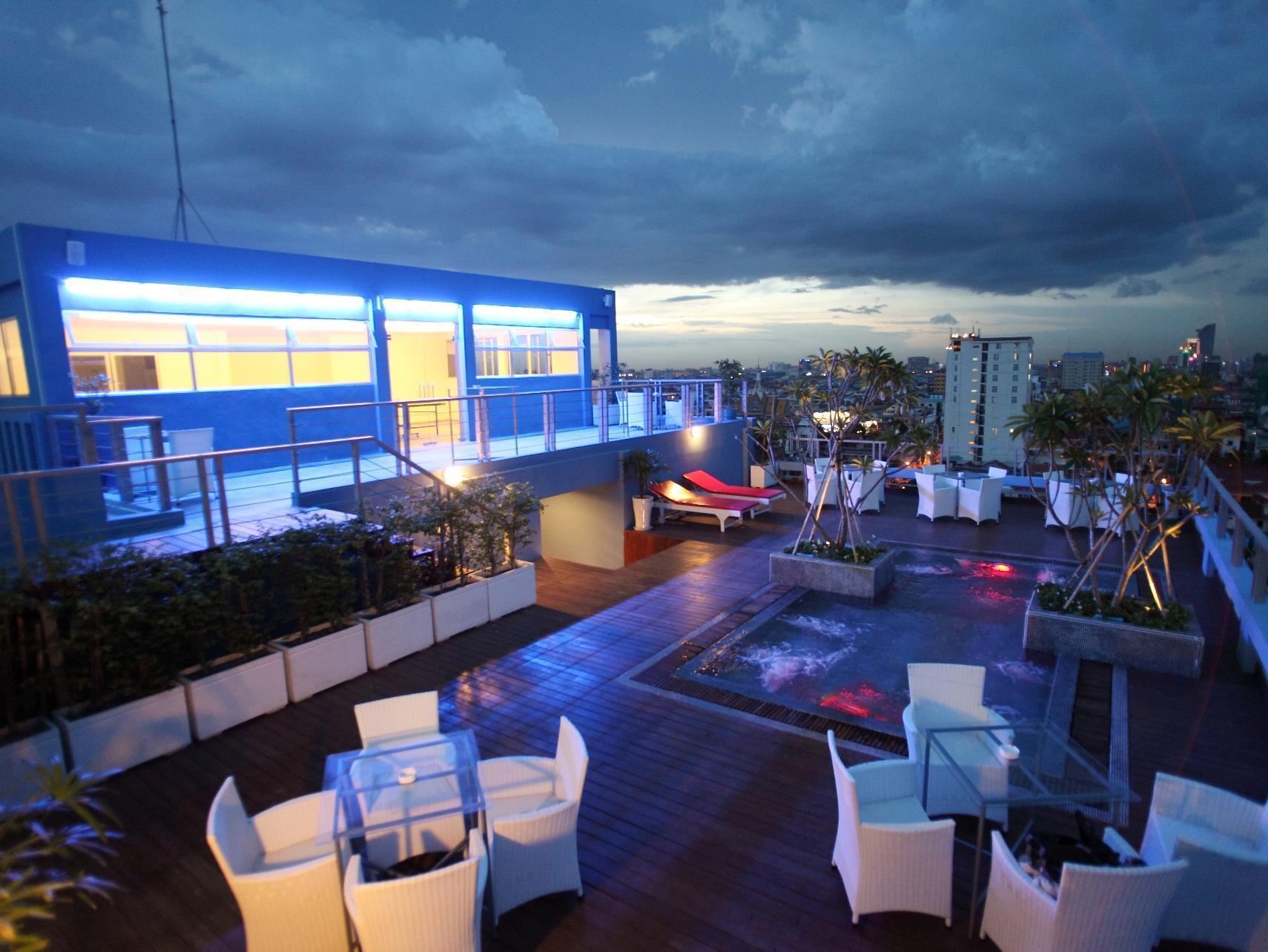 The Frangipani Living Arts Hotel And Spa Phnom Penh Esterno foto