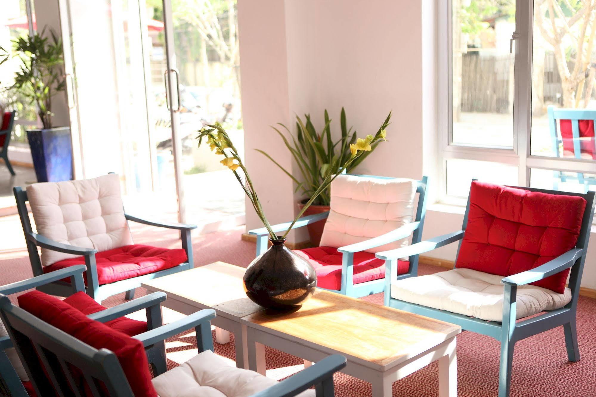 The Frangipani Living Arts Hotel And Spa Phnom Penh Esterno foto
