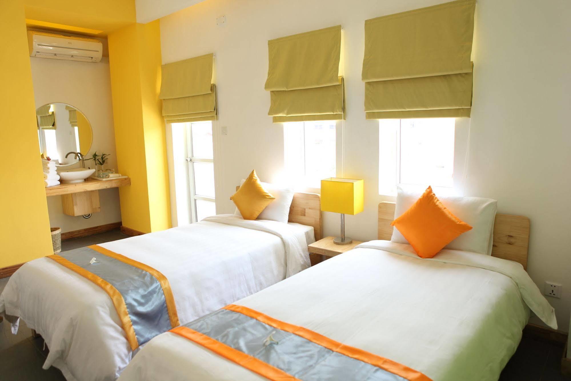The Frangipani Living Arts Hotel And Spa Phnom Penh Esterno foto