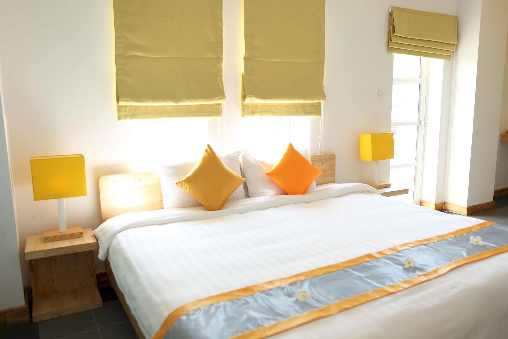 The Frangipani Living Arts Hotel And Spa Phnom Penh Esterno foto