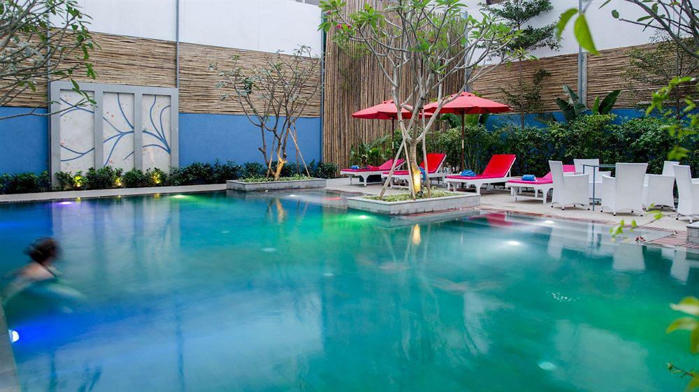 The Frangipani Living Arts Hotel And Spa Phnom Penh Esterno foto